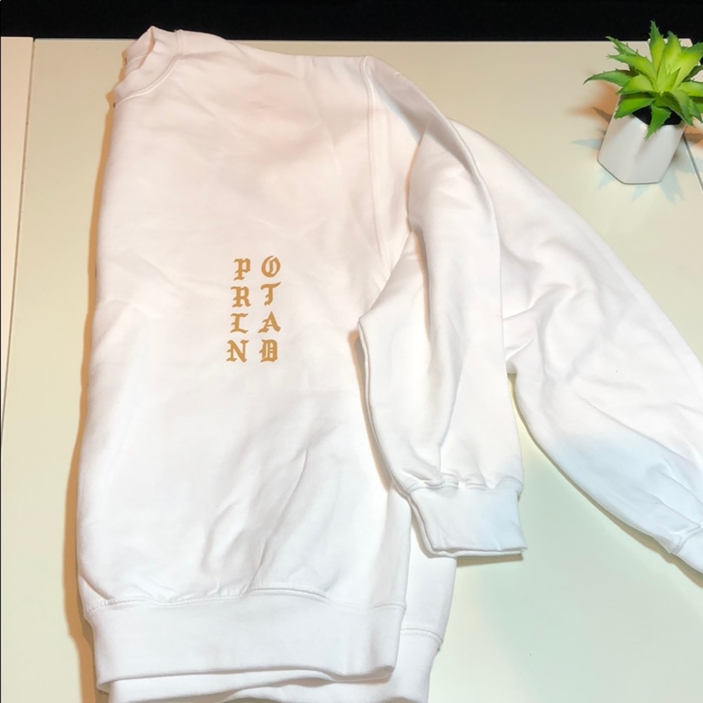 New  Kanye West “I Love Pablo” sweatshirt.